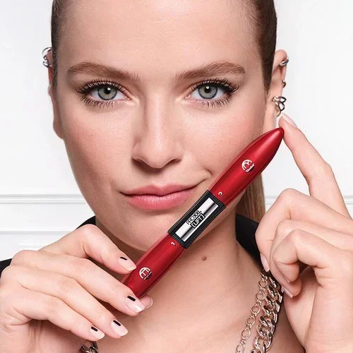 PRO XXL Lift Mascara 3 Model PRO XXL Lift Mascara 3 Model